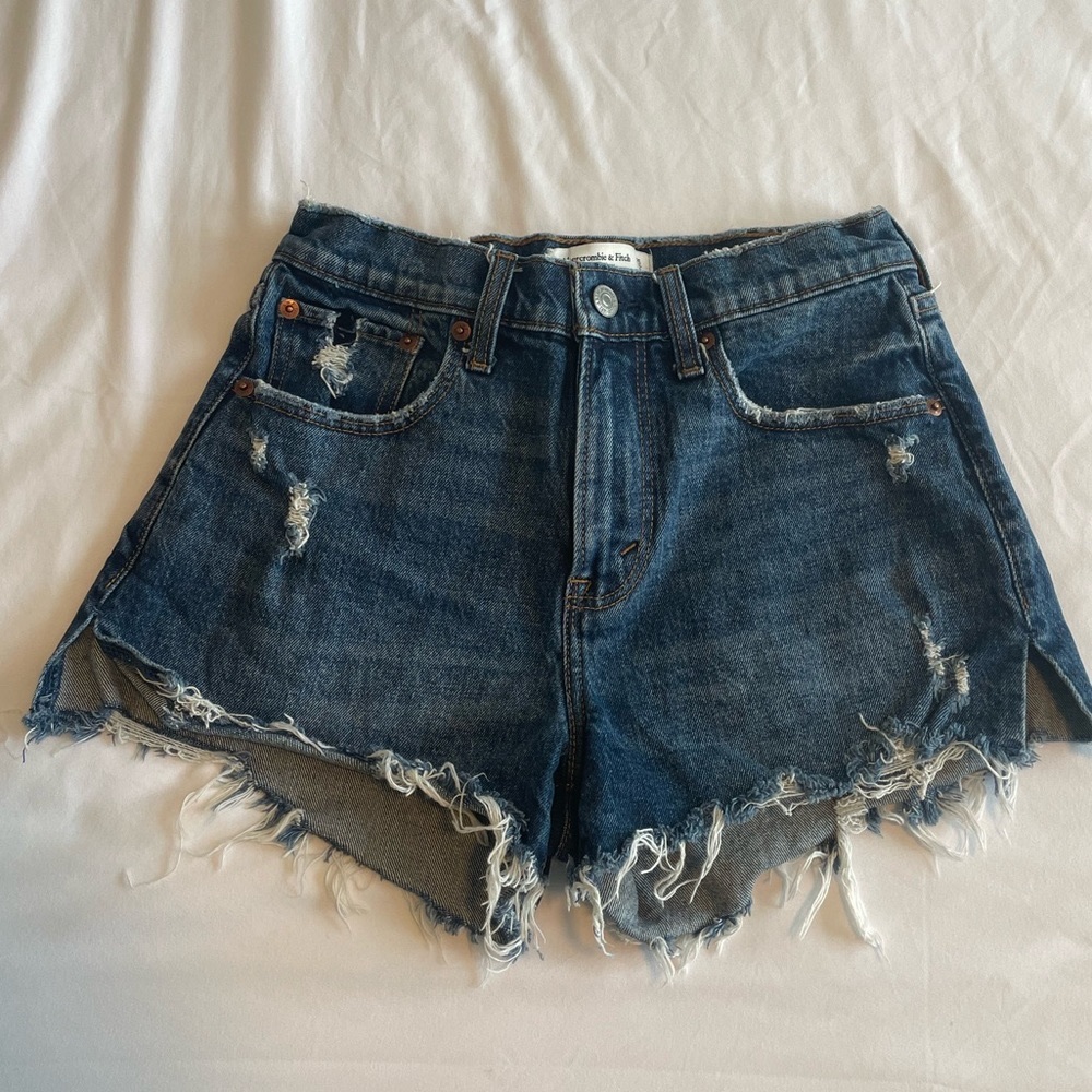 Abercrombie Mom Short Mid Rise
